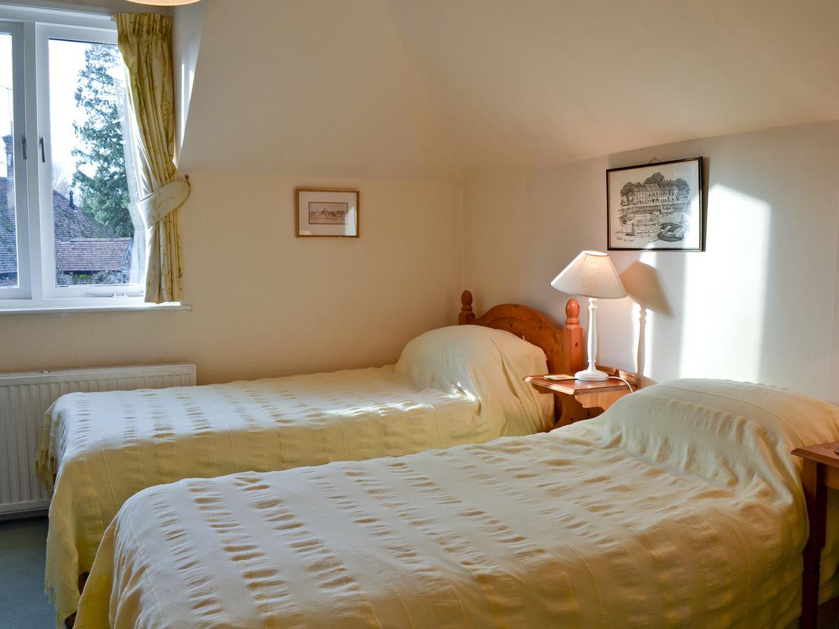 Swallow Barn Villa Chobham  Esterno foto